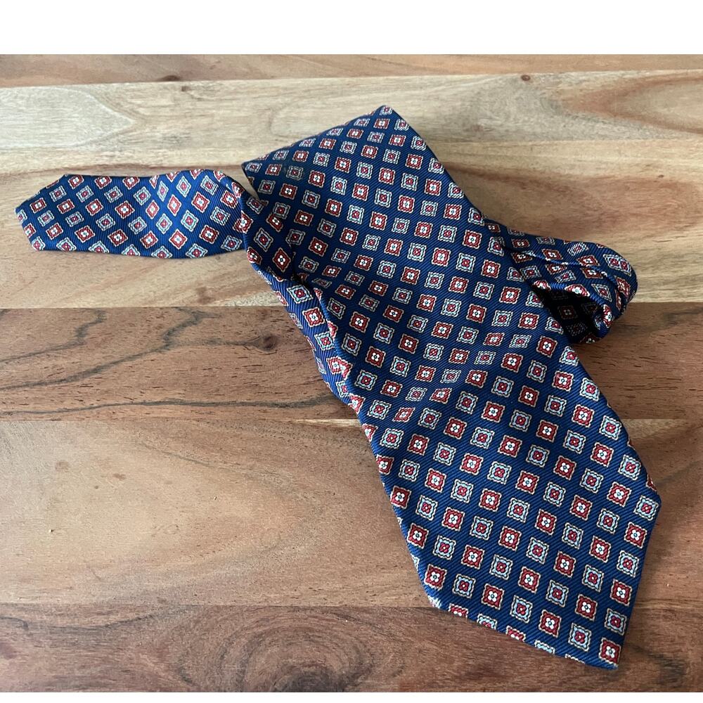 Brooks Brothers Men's Neck Tie Navy Red White Geometric Pattern